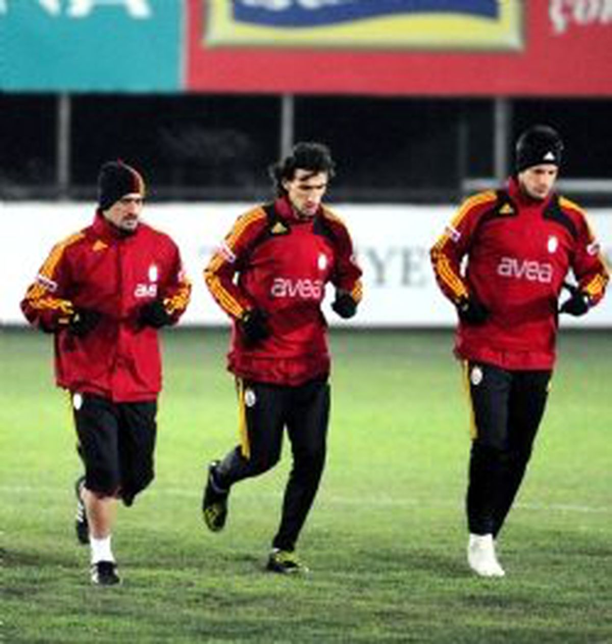 Sakatlığı Geçen Hakan Takımla Çalıştı