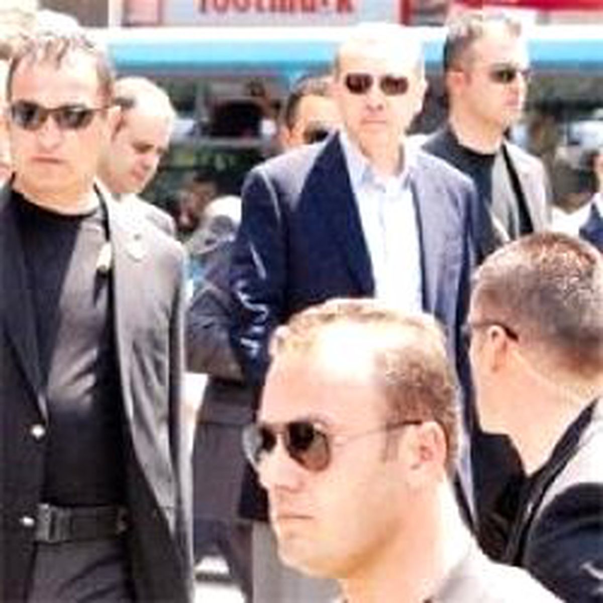 Aramızı Açmak İsteyenler İyot Gibi Açıkta Kaldı