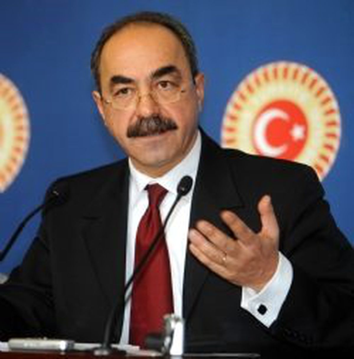 DSP\'de \'Masum Türker\' İstifası