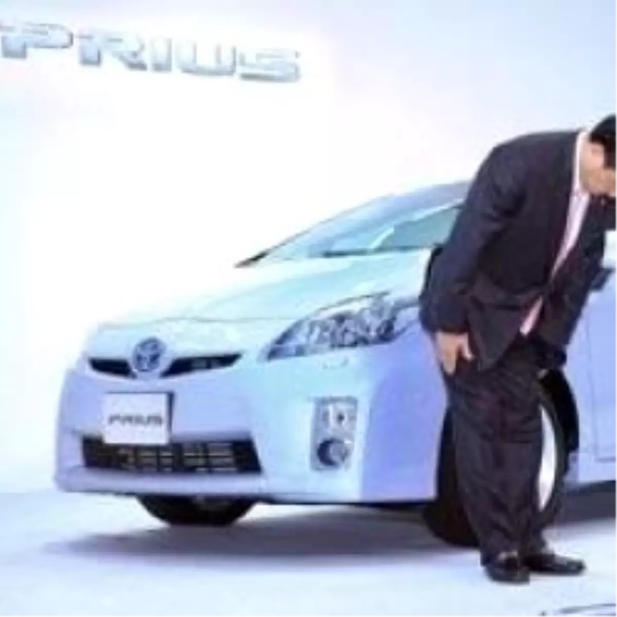 Prius\'un Üçüncü Nesli Yollara Çıkıyor