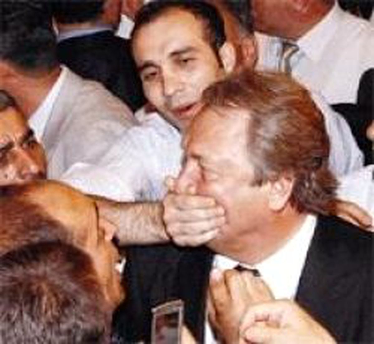 Sezer: Ne Yapalım İnsan Malzememiz Bu