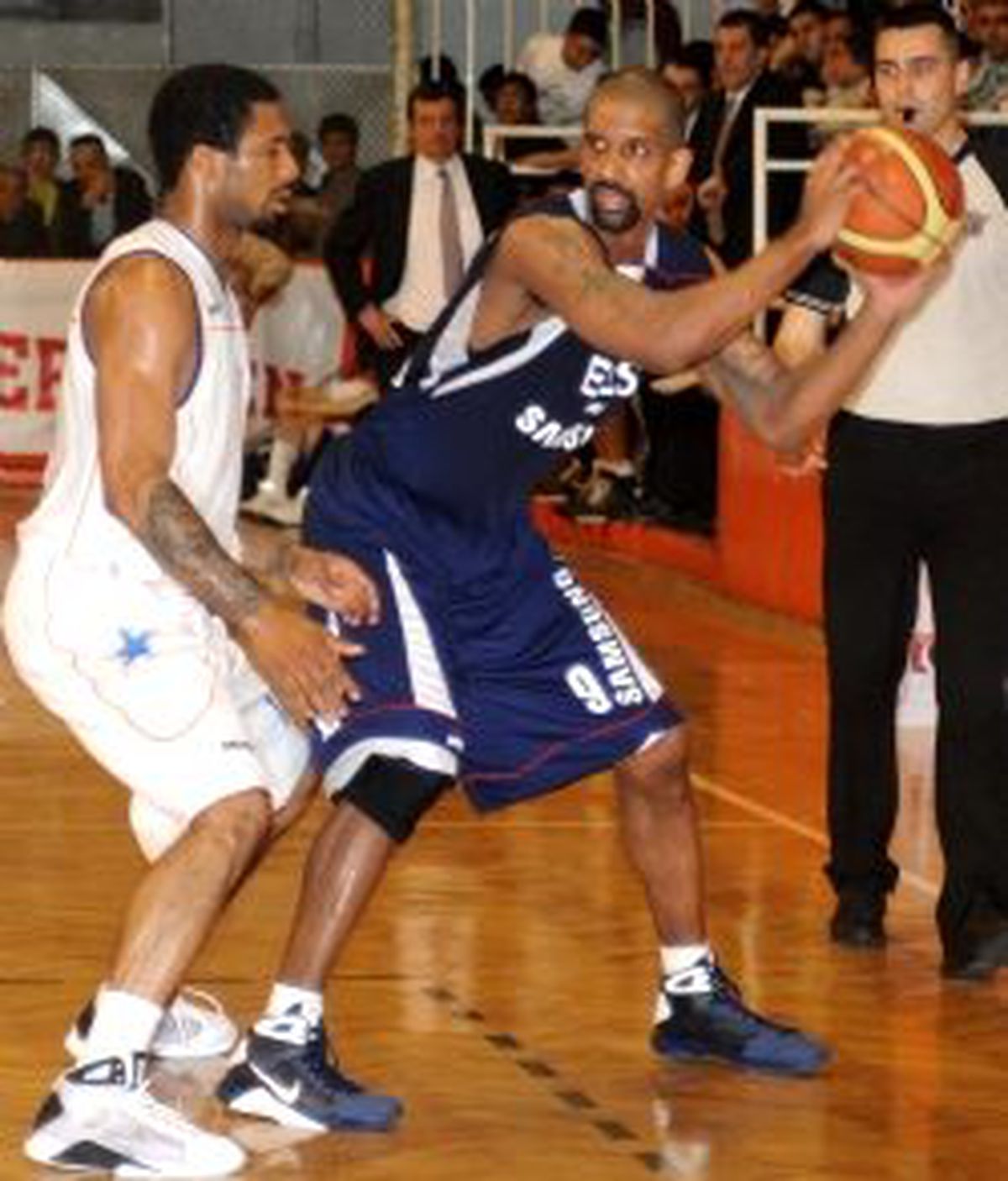 Efes Pilsen Yarı Finalde