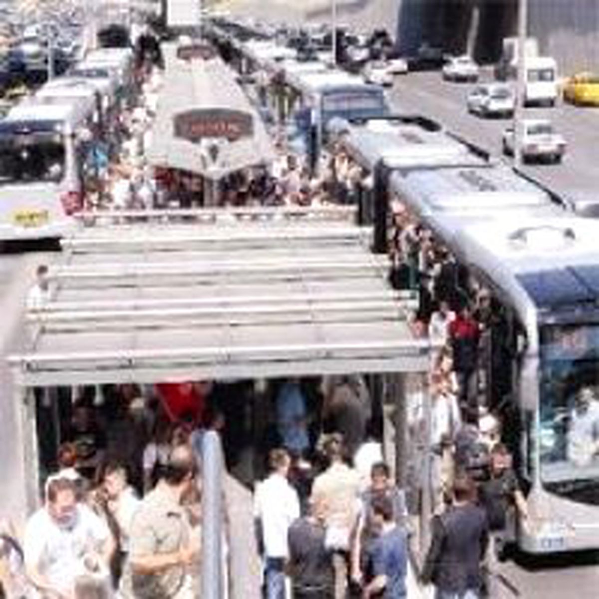 Genel Müdürle Metrobüs Turuna Çıktık, Rampada Arızalı Aracı Bekledik
