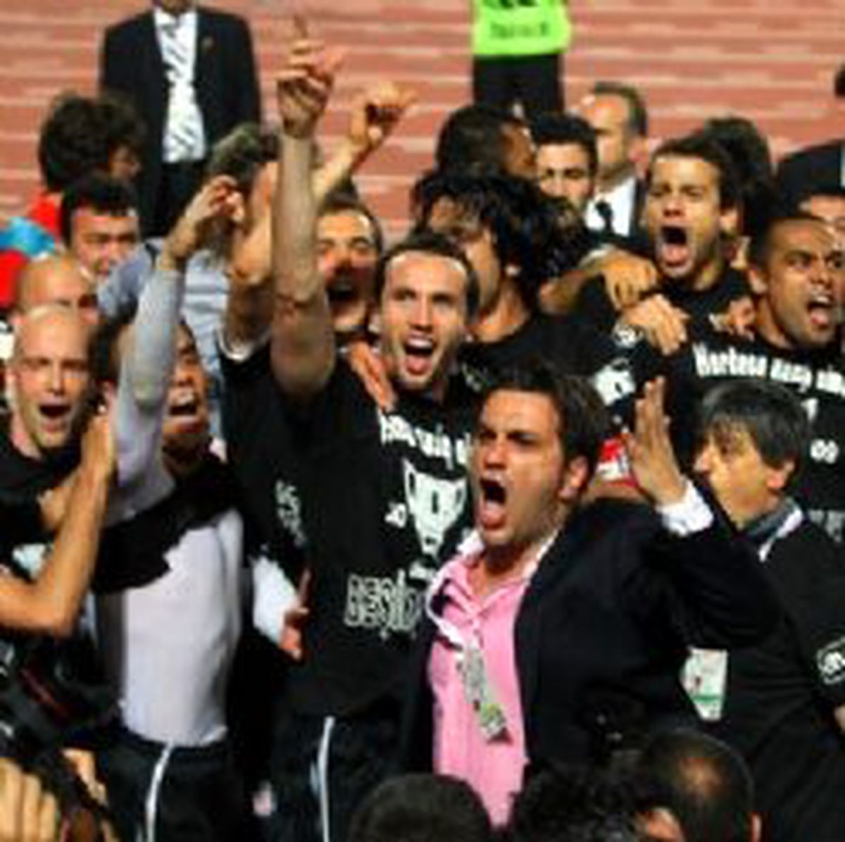 Beşiktaş Denizli'de Şampiyonluk Peşinde