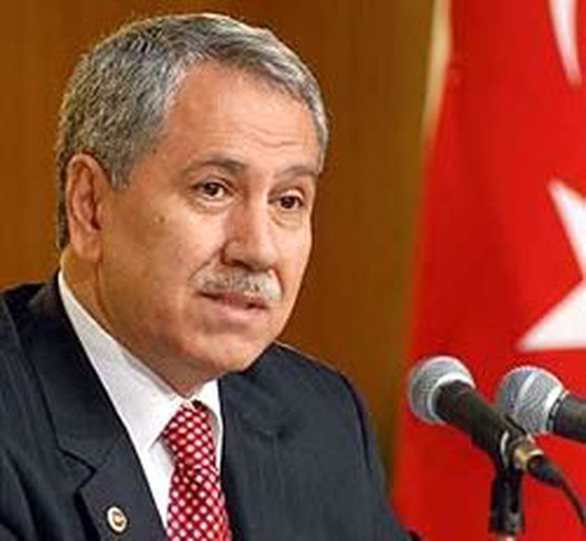 Akman'ın İstifa Etmesi Erdemli Olur