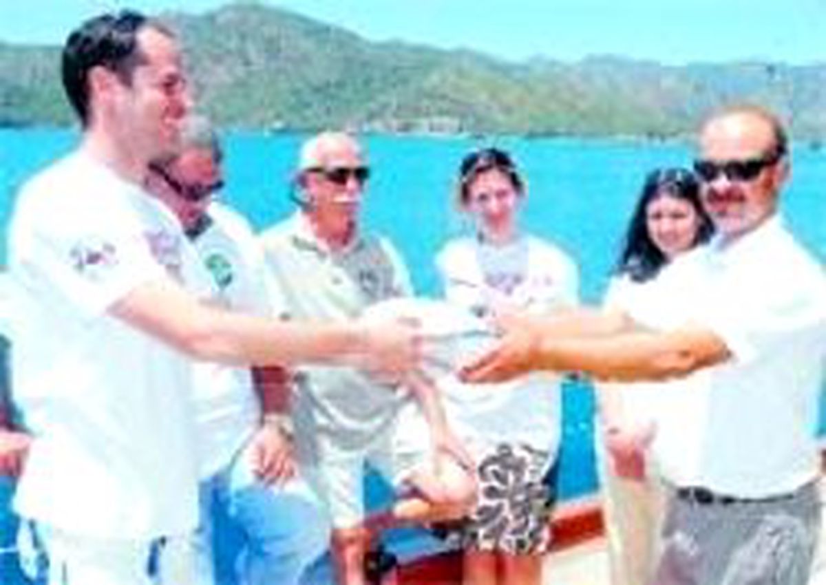 Temiz Deniz İçin Kollar Sıvandı