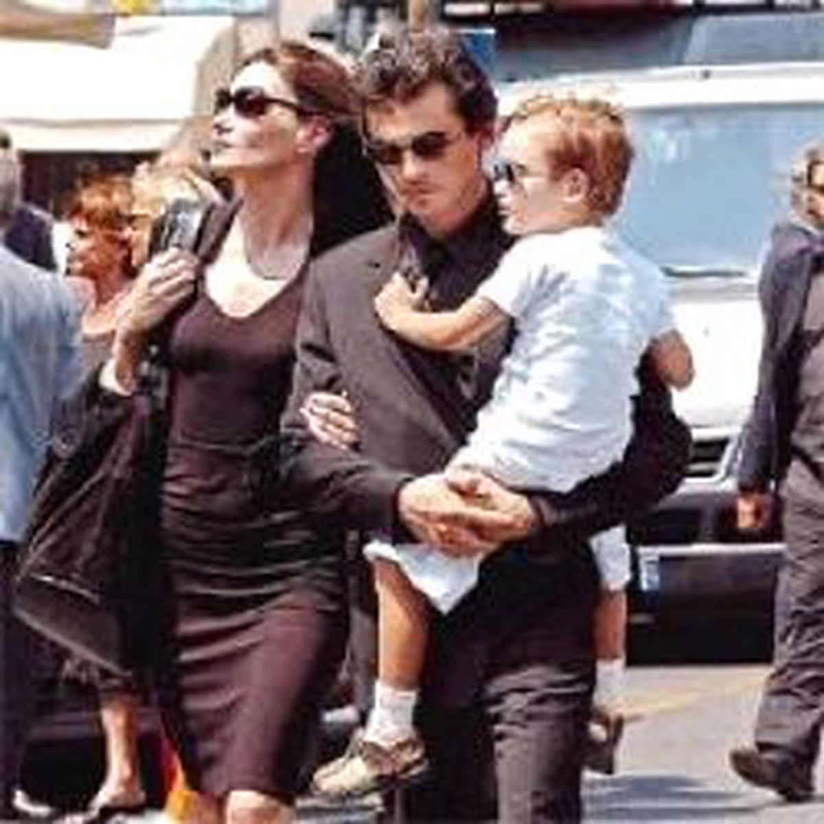Carla'nın Eski Sevgilisi Sarkozy'ye Danışman Oldu