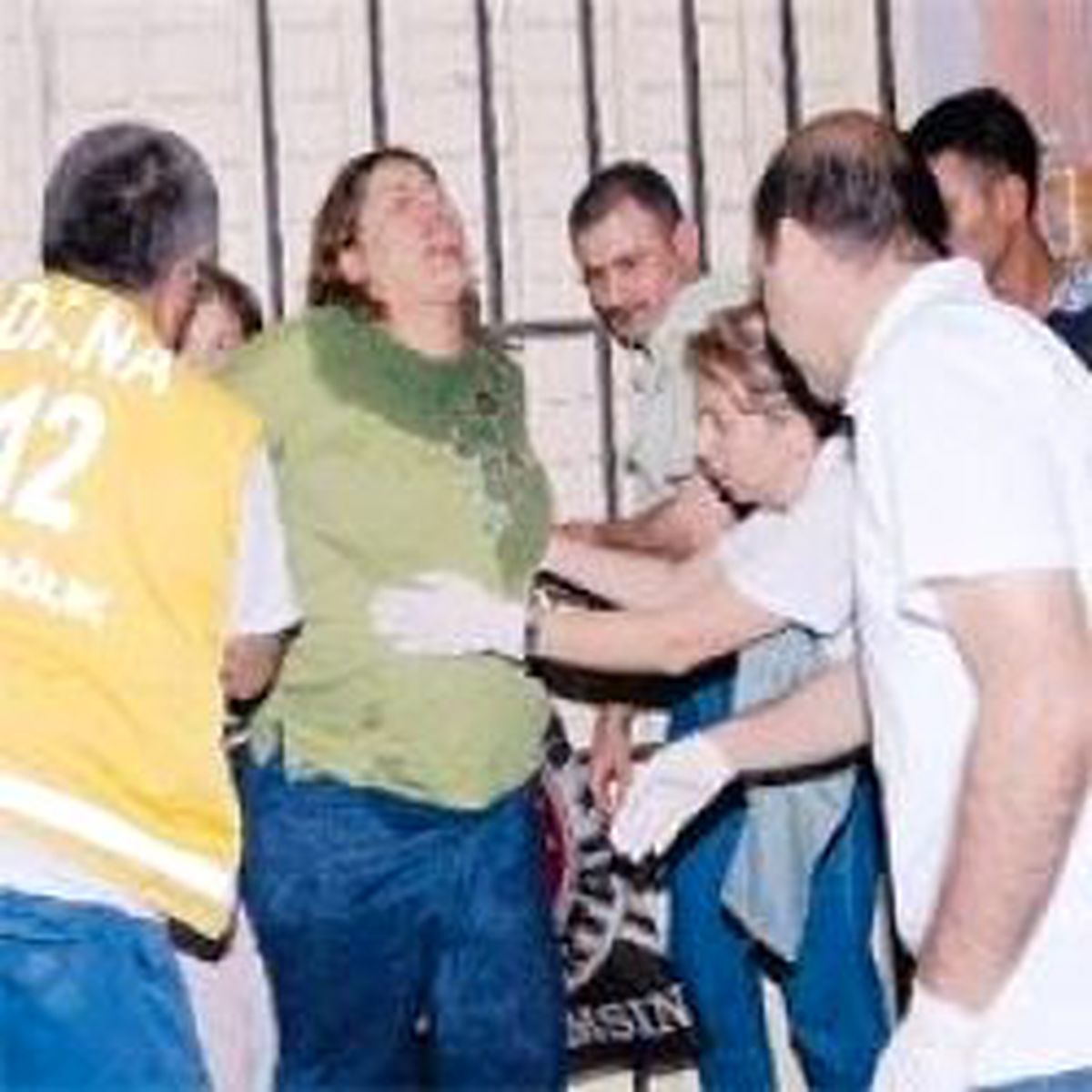 Hamile Olan Karısını Bile Dövdüler