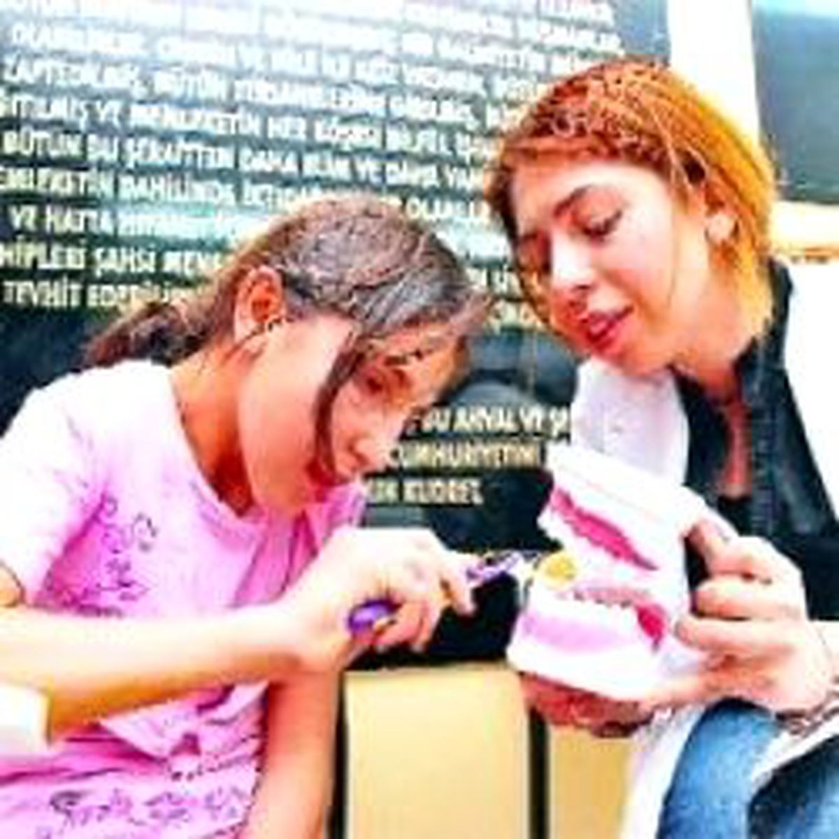Böyle Hizmete Gönüllü Alkış