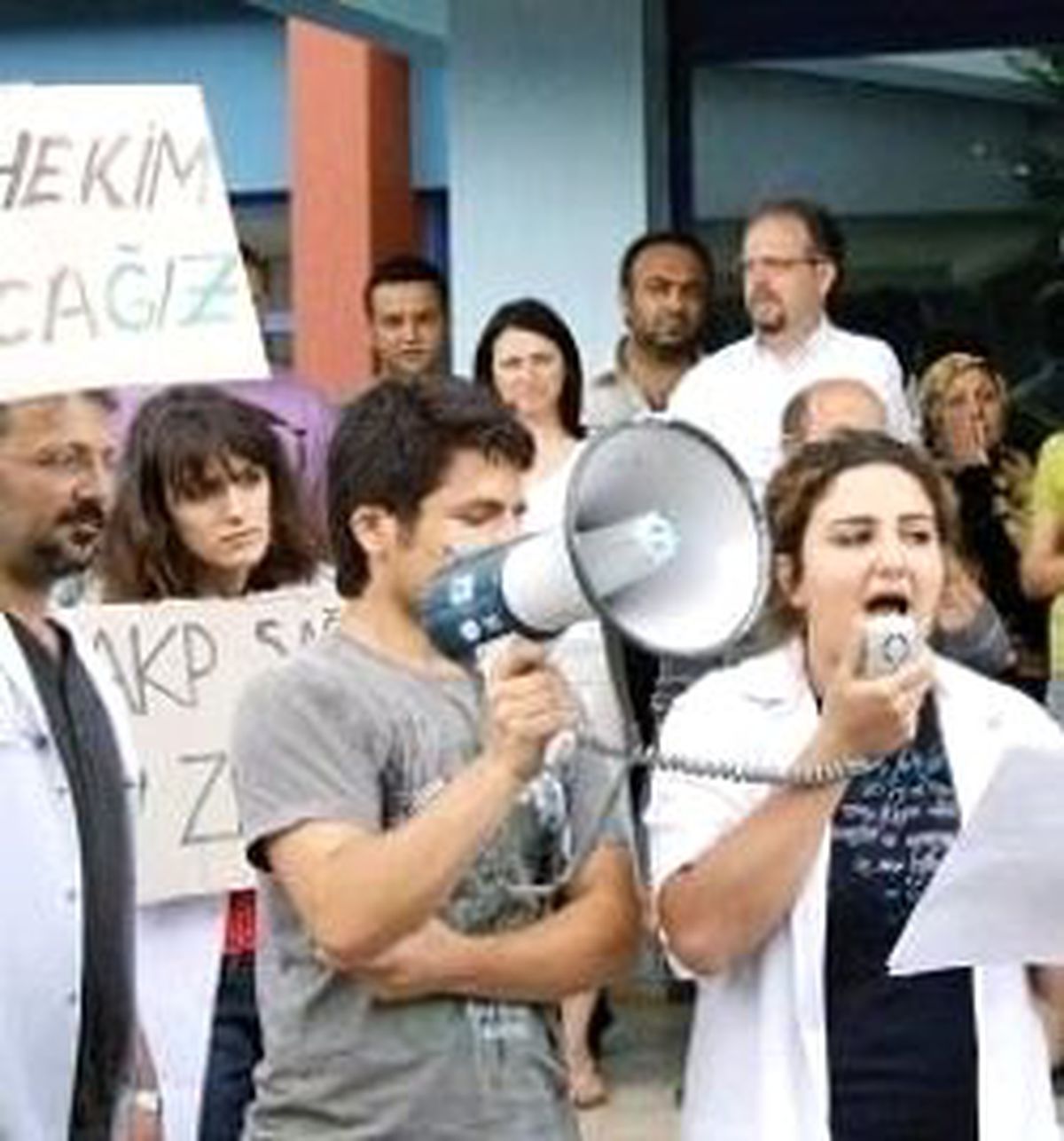 Doktor Adayının İsyanı Büyüyor