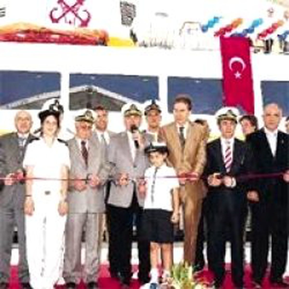 Kadıköy ve Beyoğlu da Boğaz'a Girdi