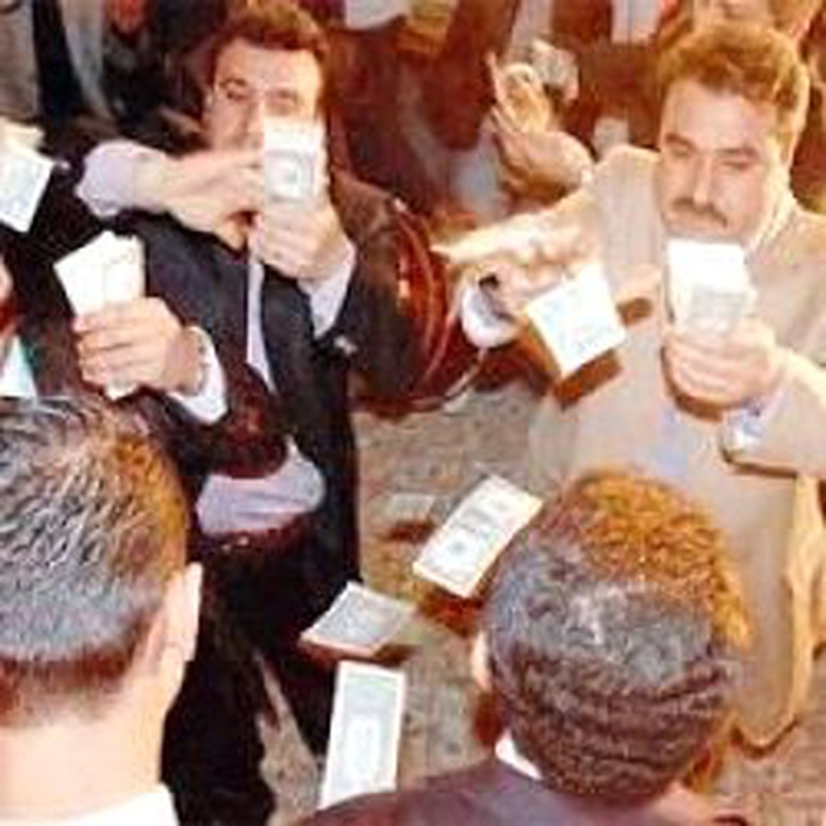 5 Tl'sine Kıyamayan 1 Doları 2 Tl'ye Alıyor