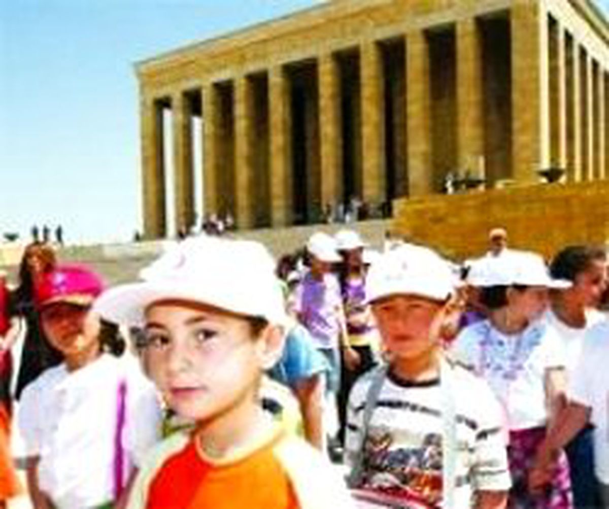 Anıtkabir'e 141. Yıl Ziyareti