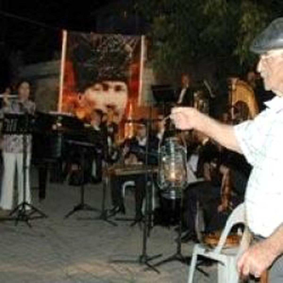 Gaz Lambası Işığında Senfoni