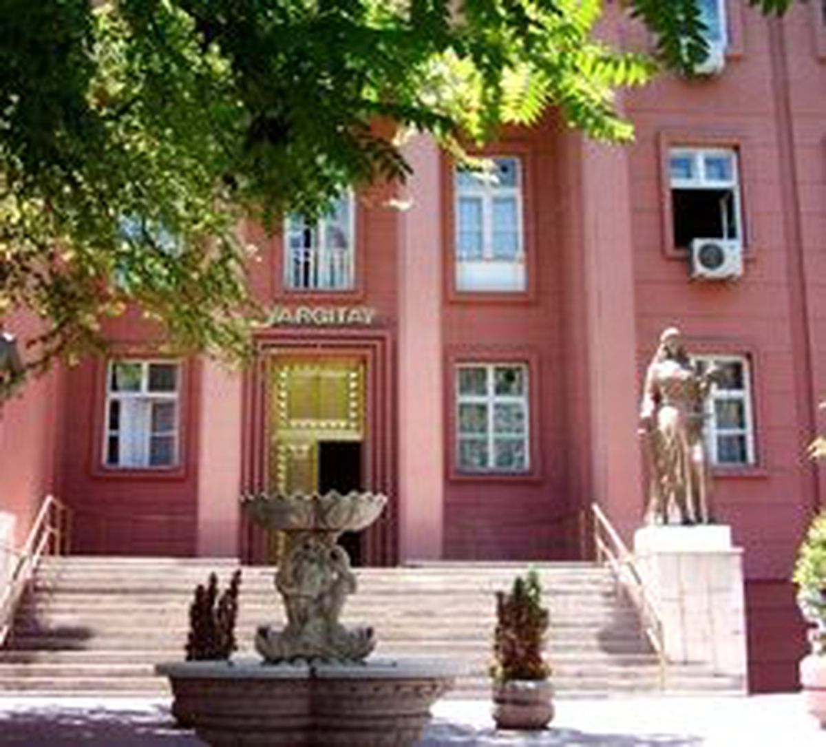 Sevgiliyi Yakma Töre Sayıldı