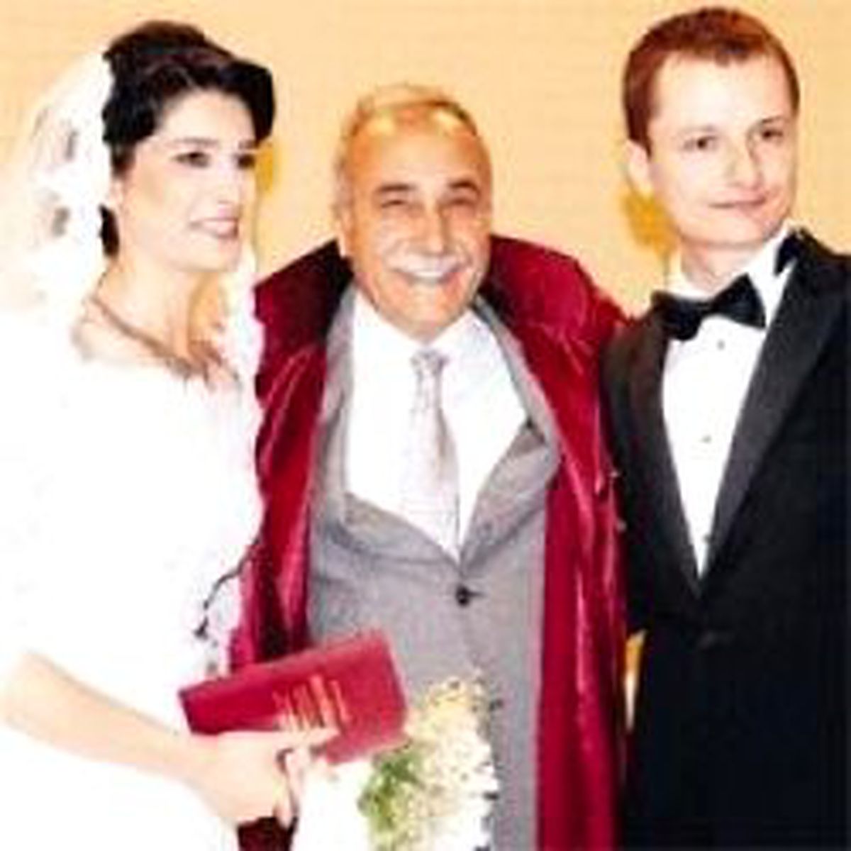 Kızının Nikáhını Kıydı