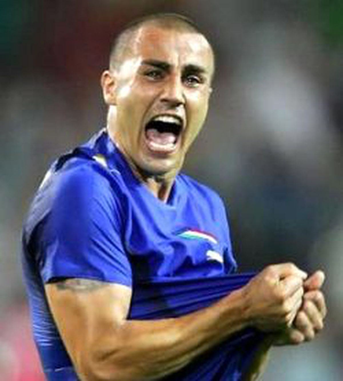 Cannavaro, Maldını'yi Geçti