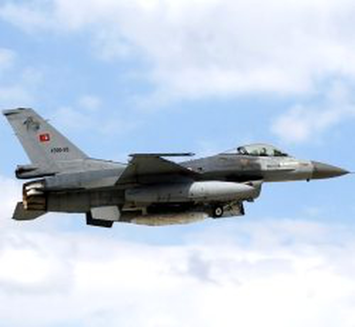 Türk F-16'larına Taciz!