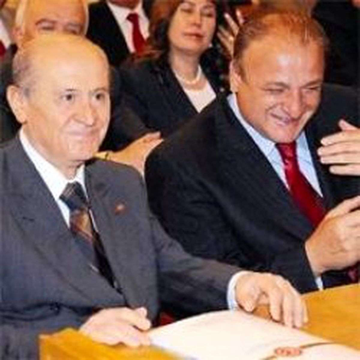 Kolektif Bir Cinnet Hali Var