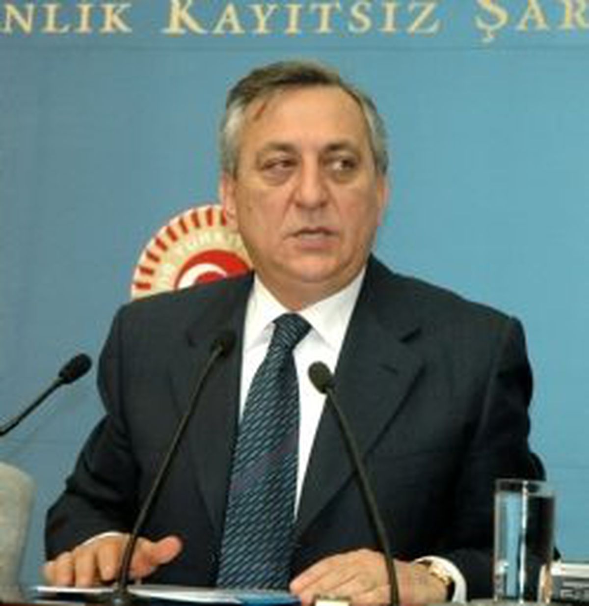 Okay: 'Başbakan Darbeyle Korkutmak İstiyor'
