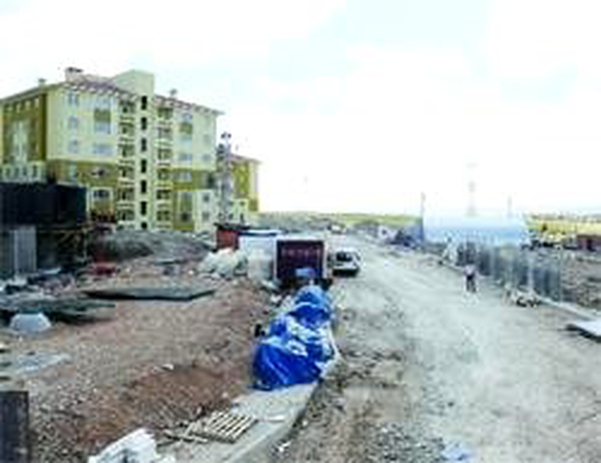 Uydukent Hazır Fakat Yolu Yok