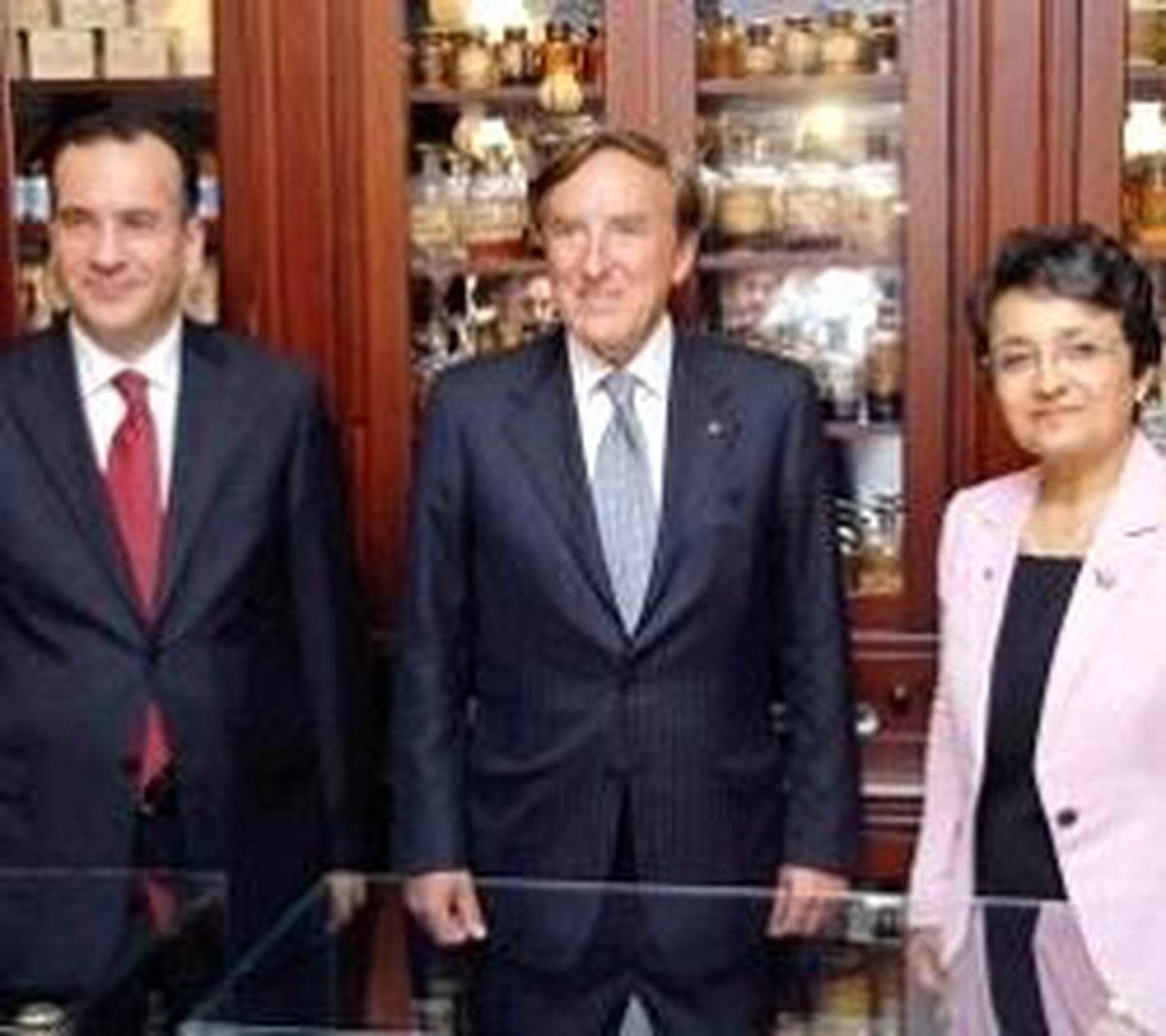 Yeniden Şifa Dağıtacak