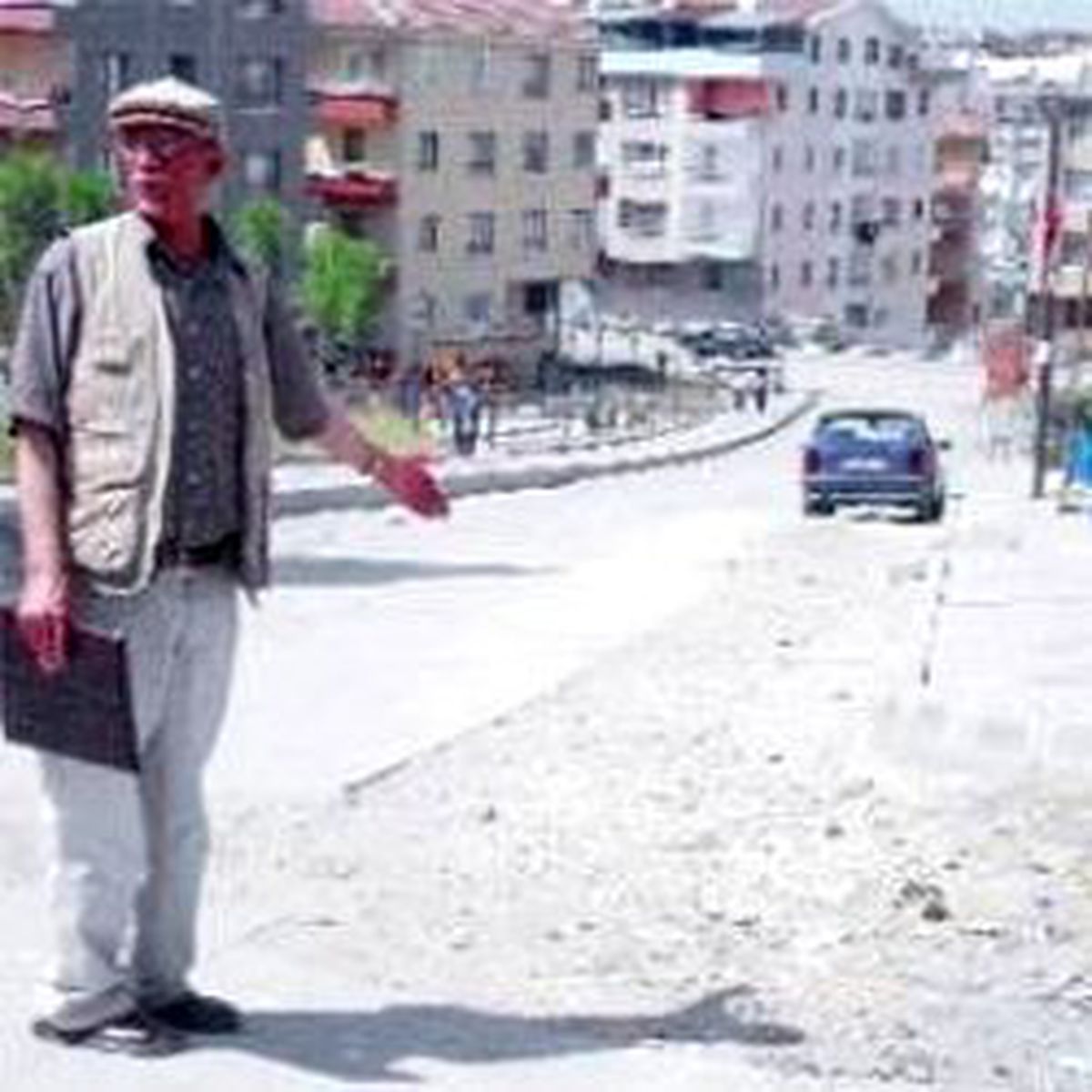 Mahalleli İsyan Bayrağını Çekti