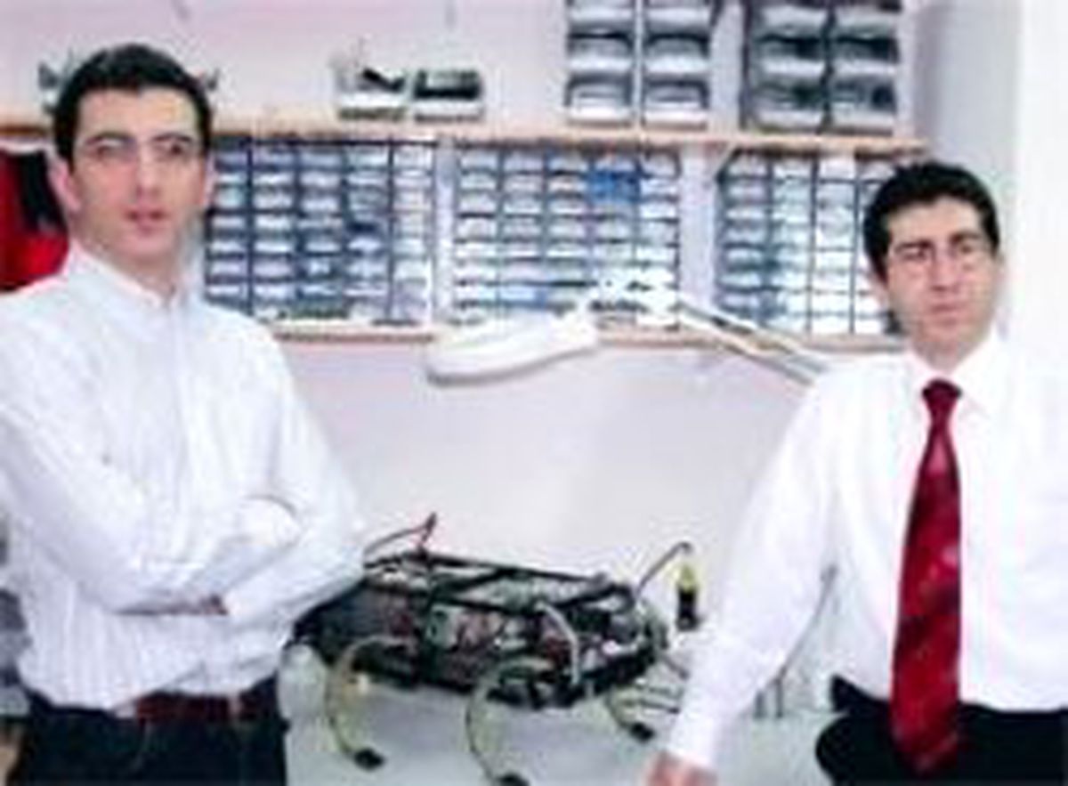 Araştırmacılardan Altı Bacaklı Robot