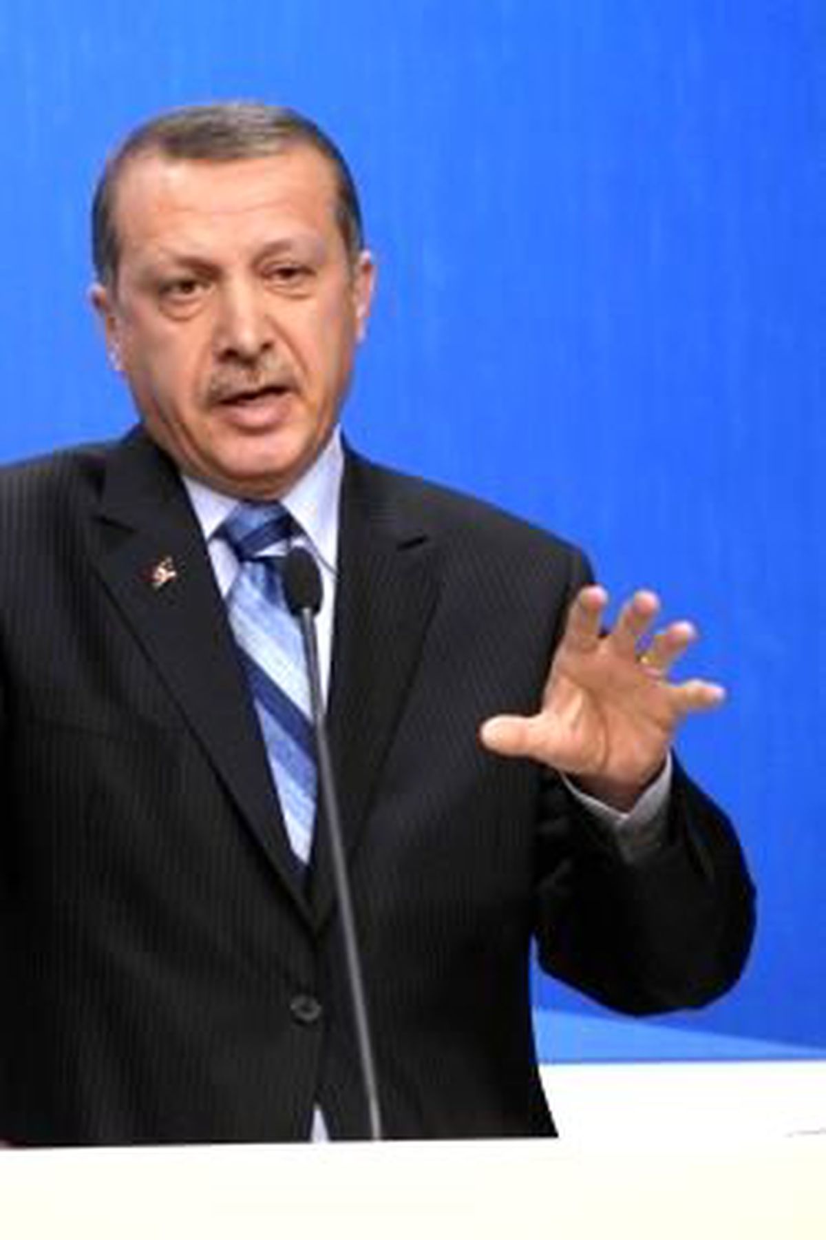 Asker Üzerinden Elini Çek
