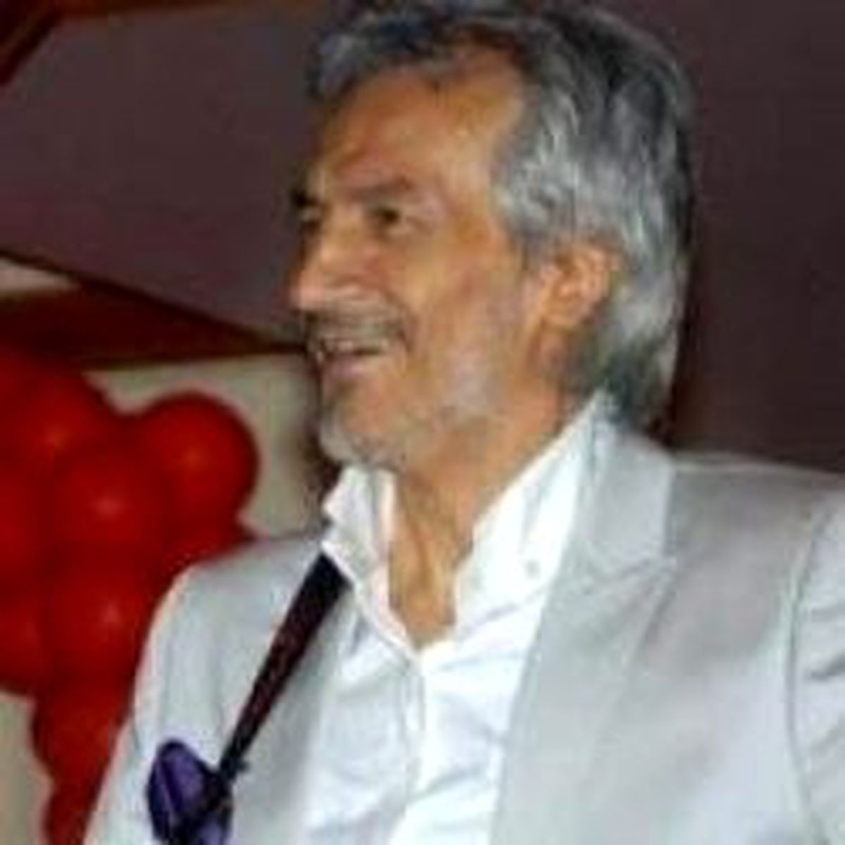 Şarkıcı Kurtuluş Hayatını Kaybetti