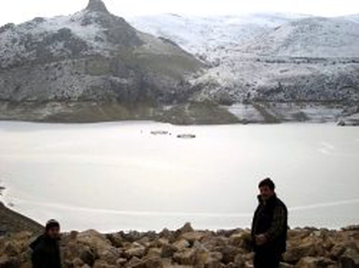 'Barajlar Dolu, Cepler Boş'