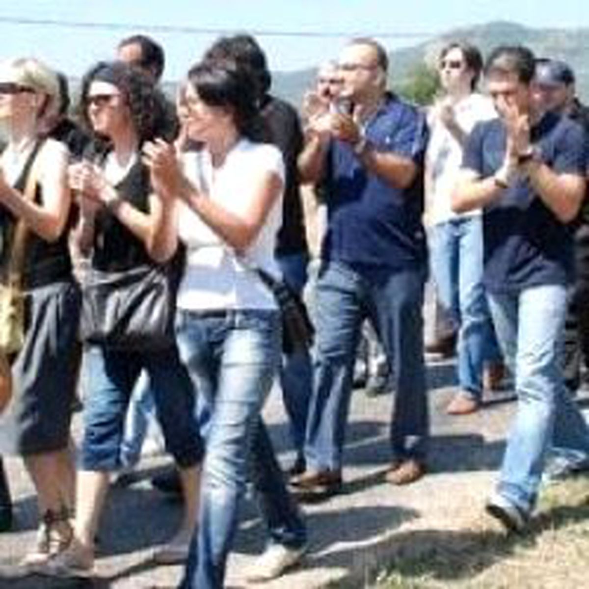 Beyaz Yakalılar da Greve Katıldı