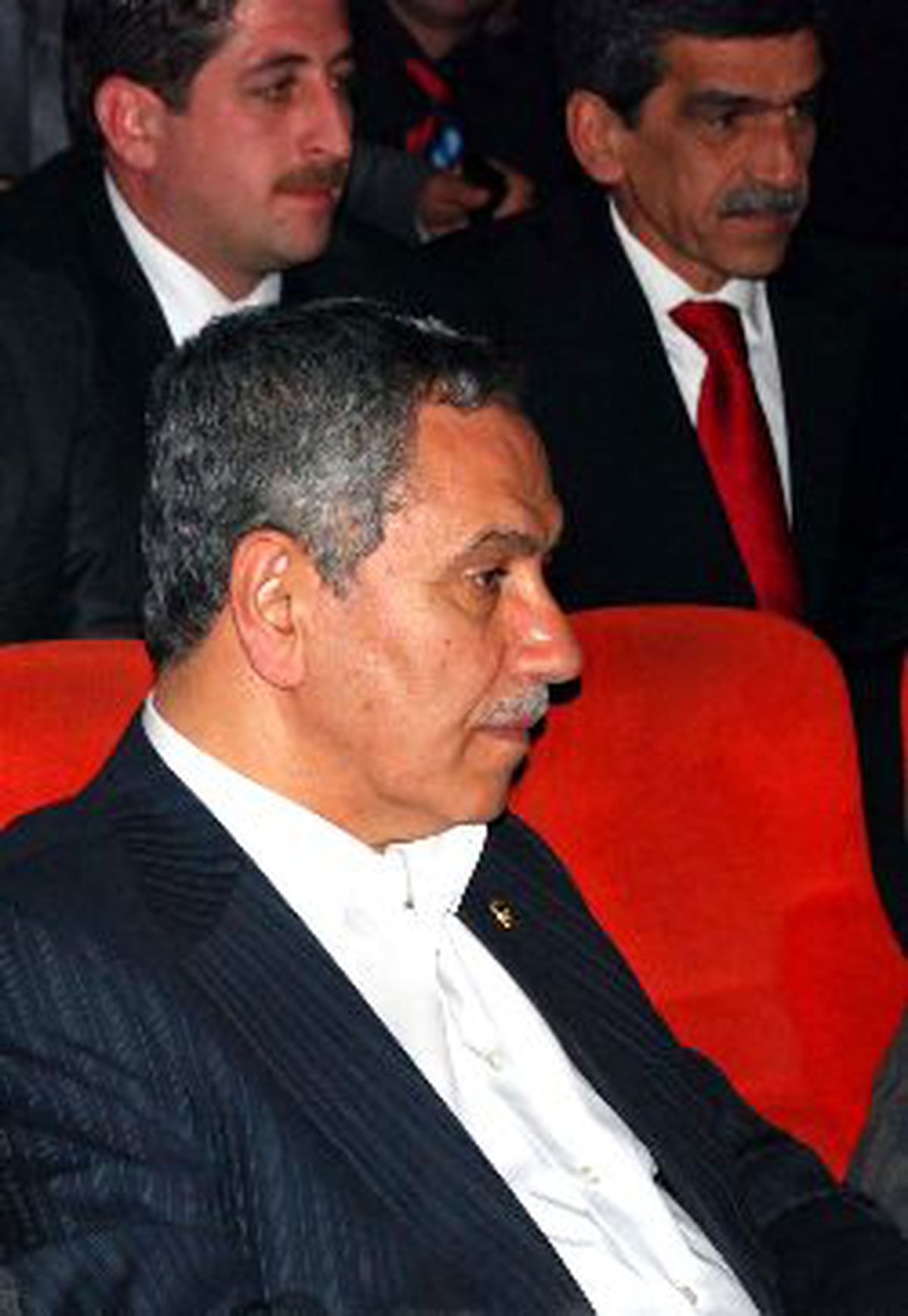 Başbakan'a Arınç Vekalet Edecek