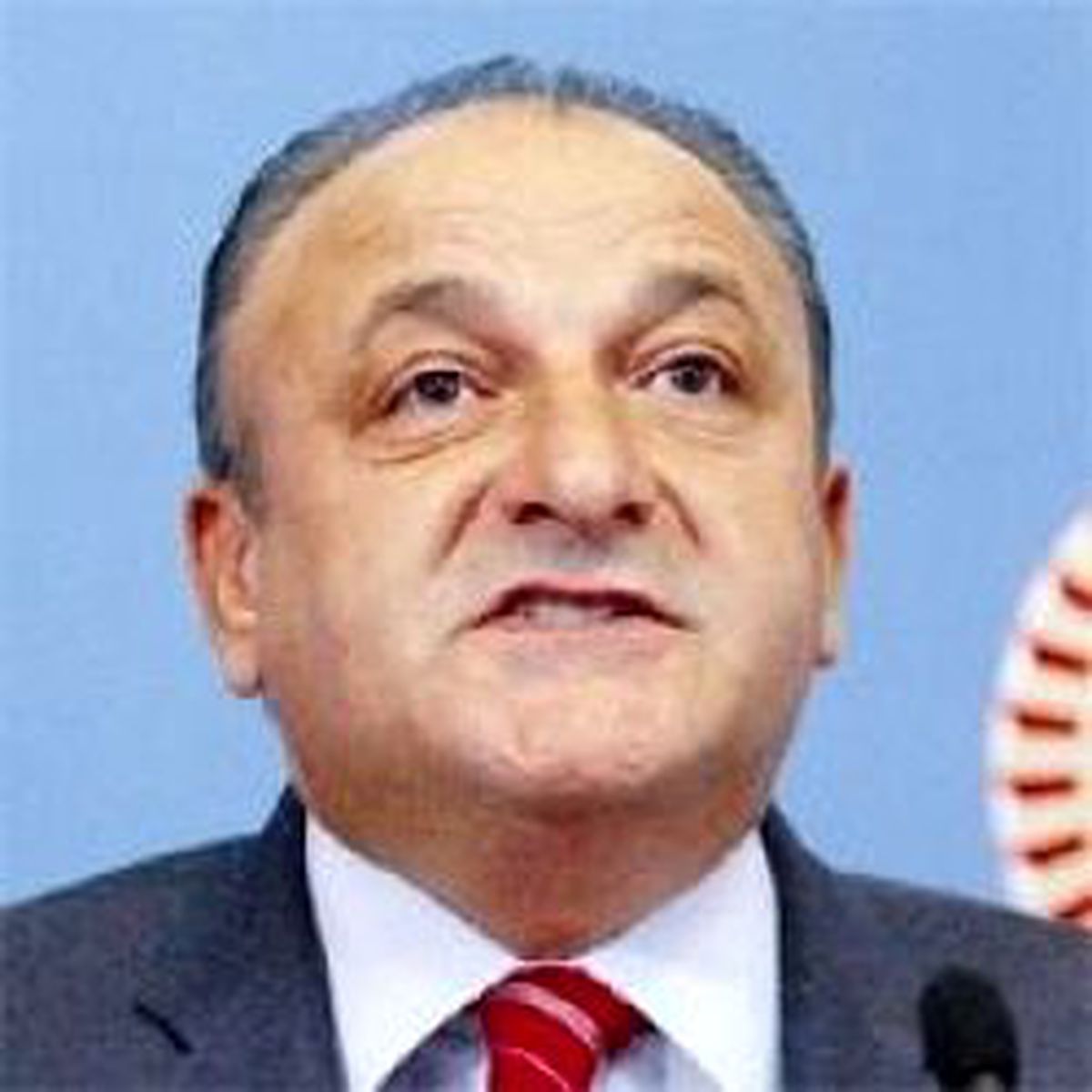 Görevi AKP'yi Kollama