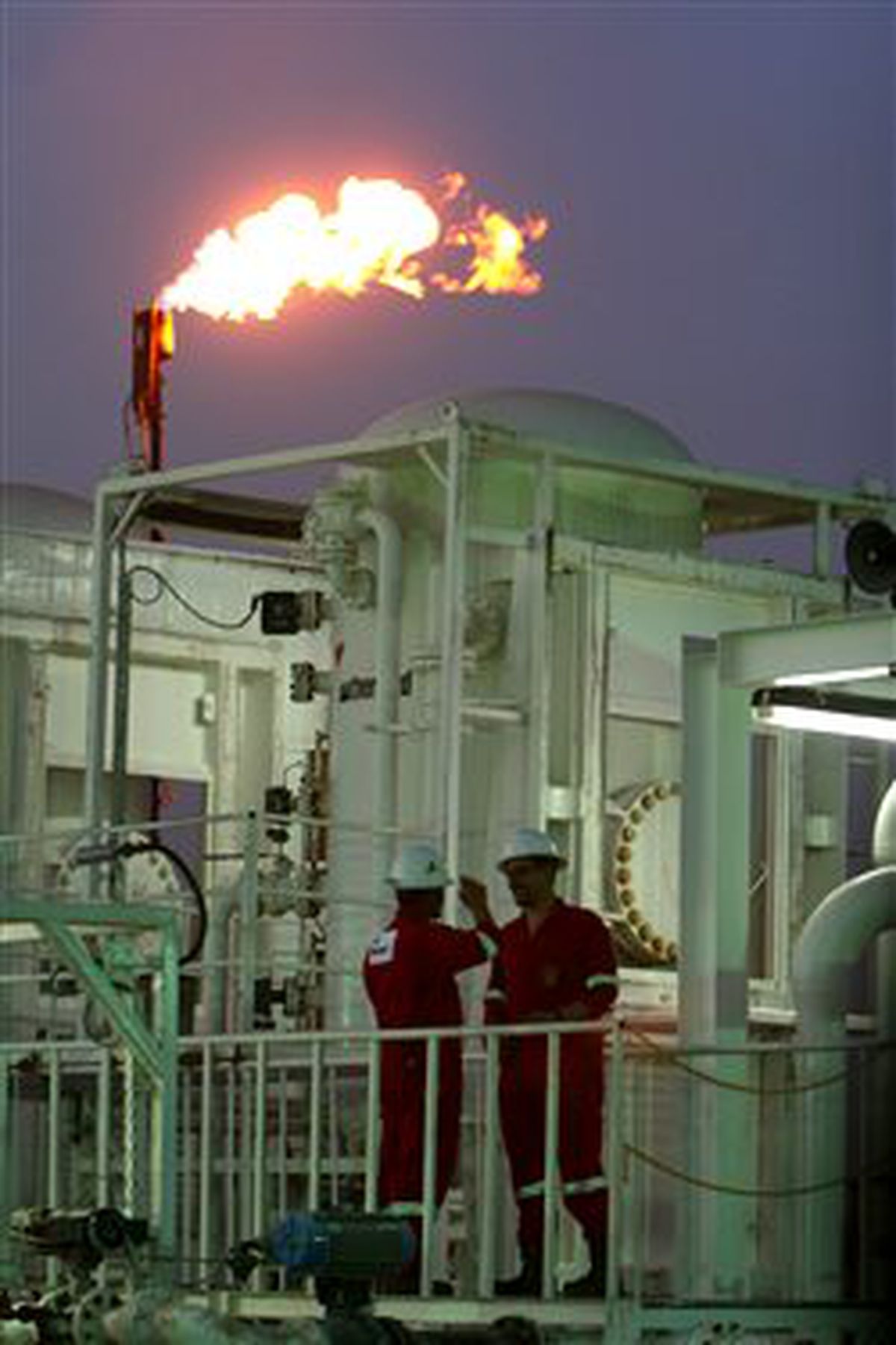 Rumlara Akdeniz'de Petrol Misillemesi