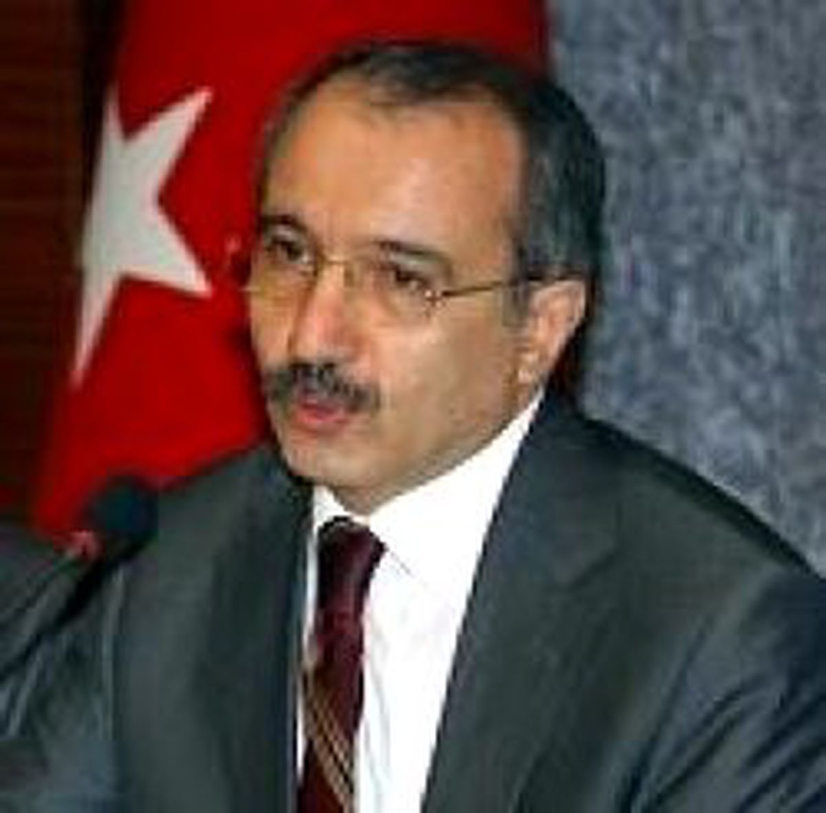 Bürokraside 'Issız Ada' Geyiği Bitiyor