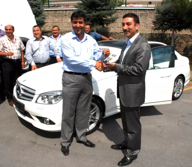 Kumtel En Cok Isitici Satan Bayisine Otomobilini Teslim Etti Son Dakika Ekonomi
