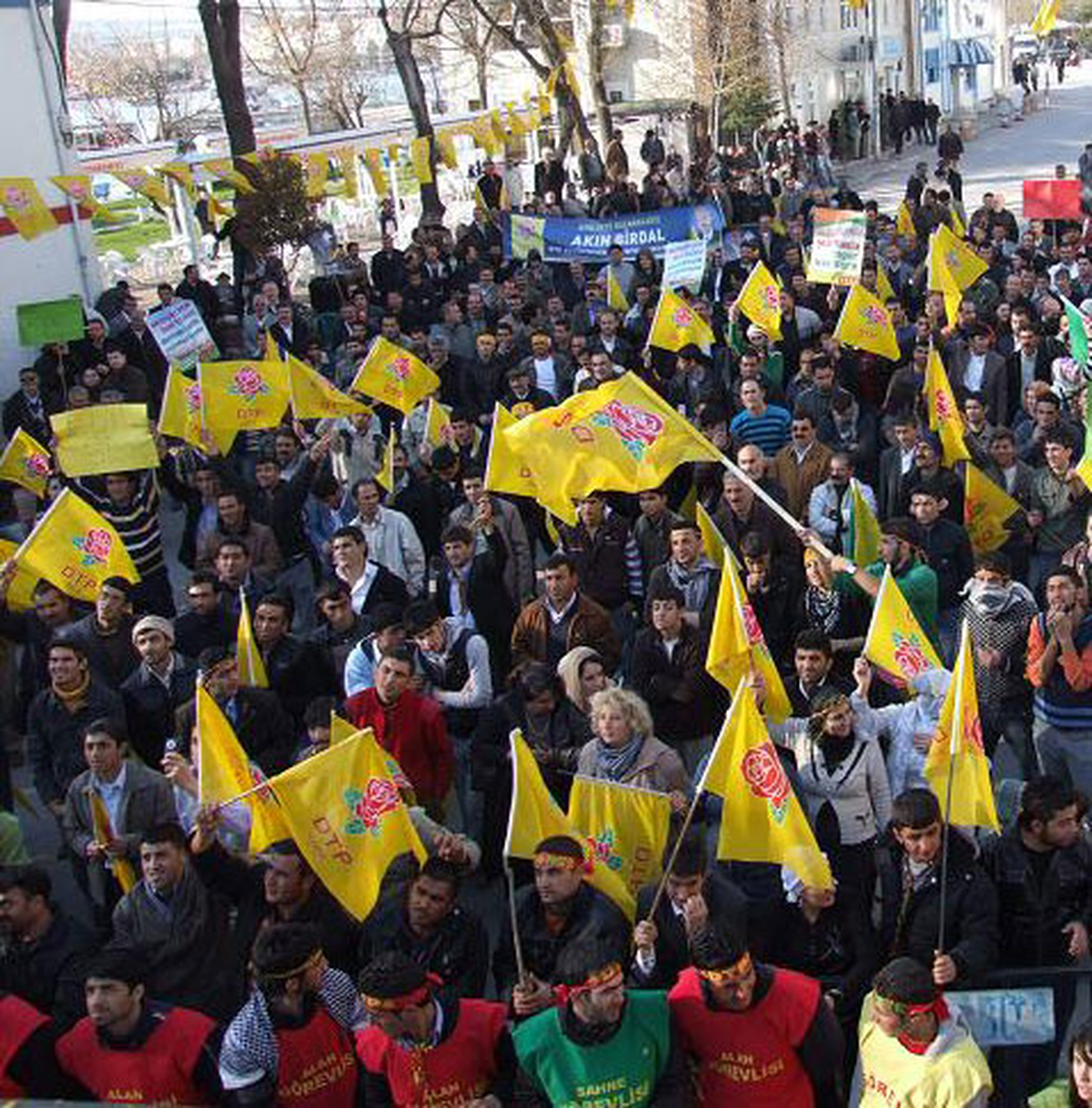DTP'den 'Onurlu Bir Barışa Evet' Mitingi