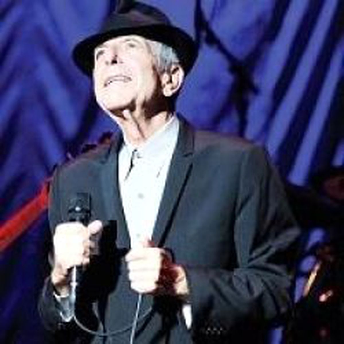 Cohen Konser Sırasında Bayıldı