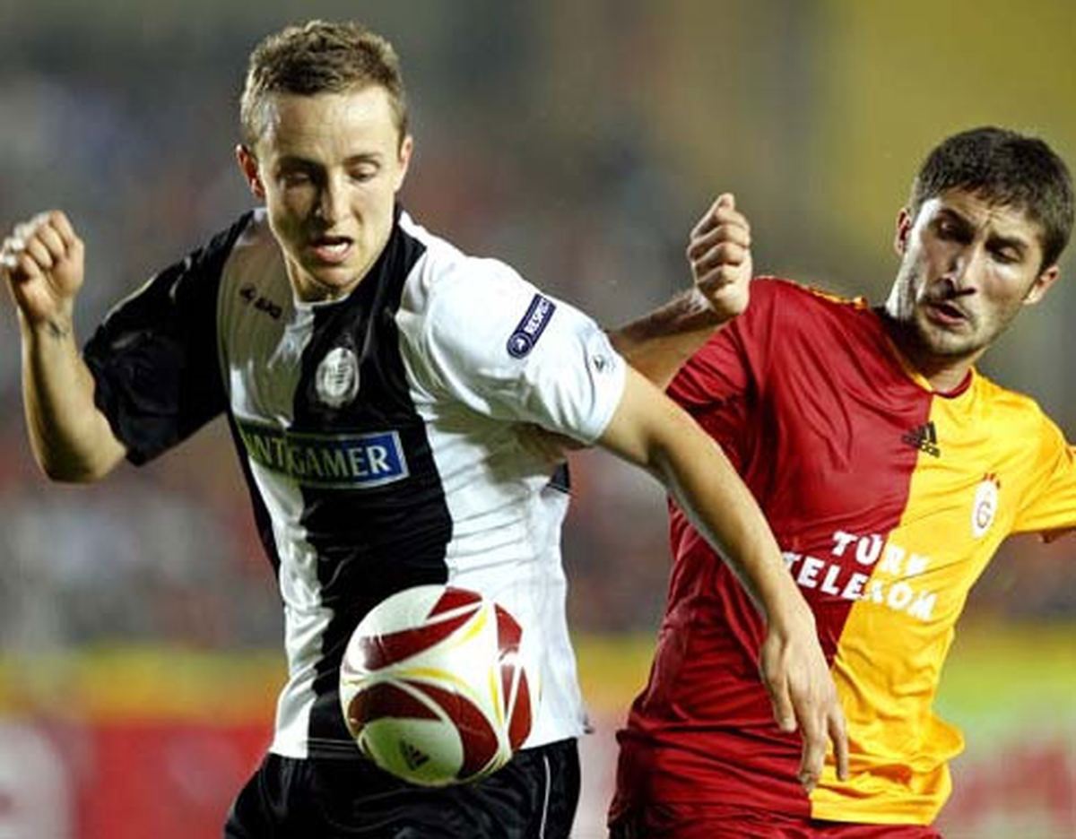 Galatasaray Direklerden Döndü
