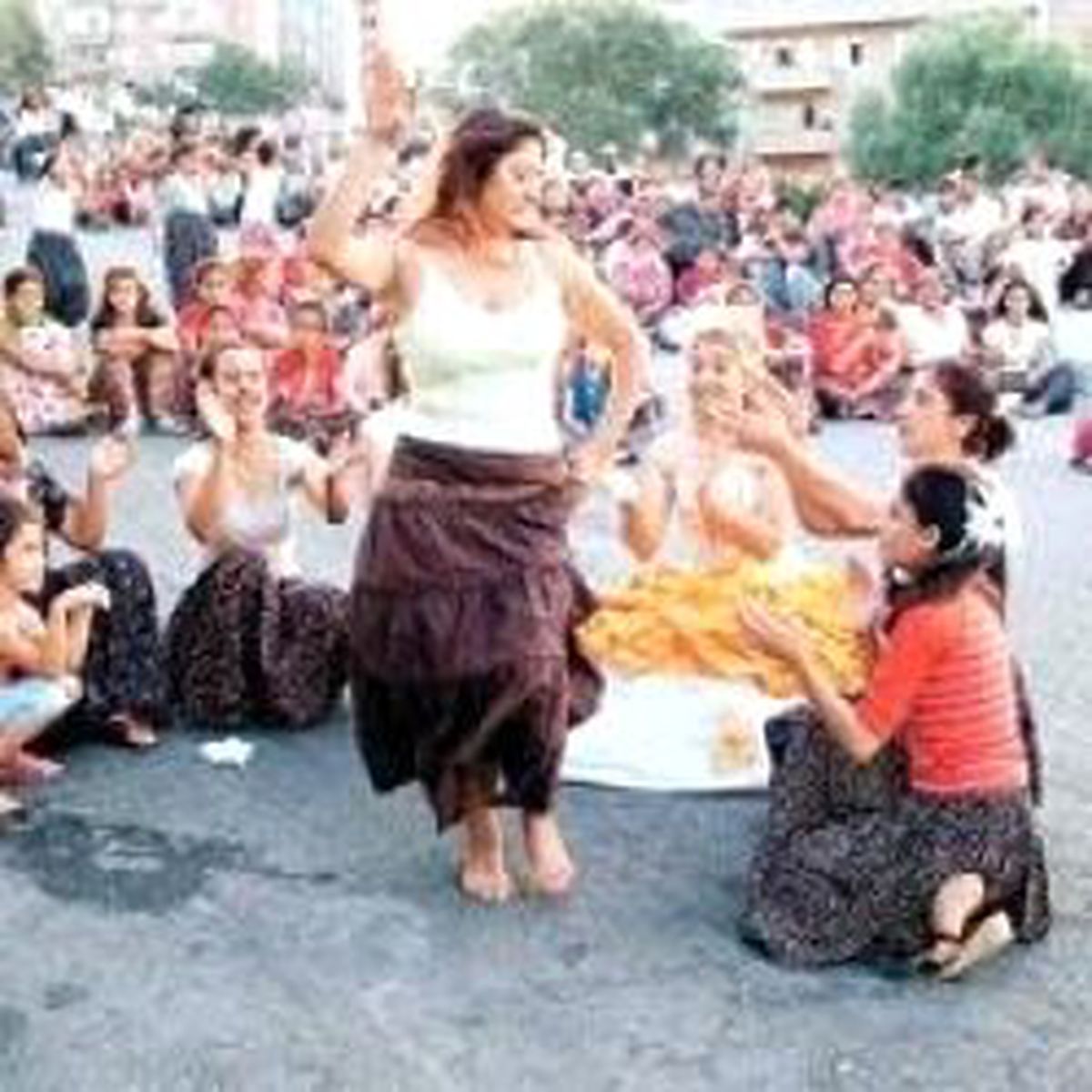 Romanlar'a Farklı Bakış