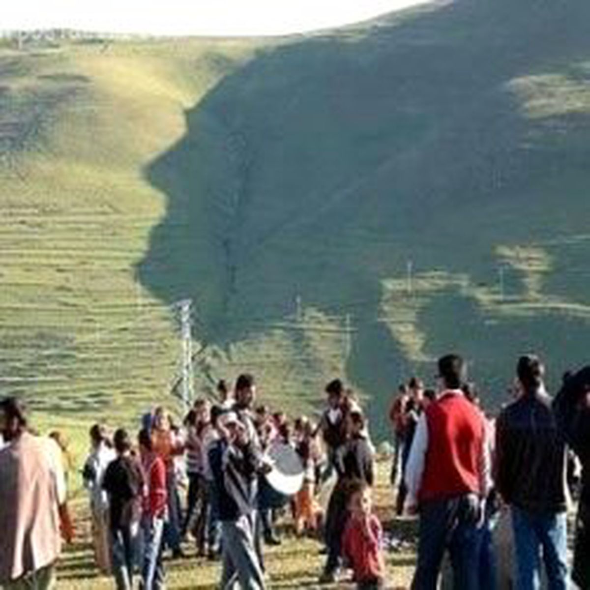 Bir İlin Umudu Atatürk Siluetinde