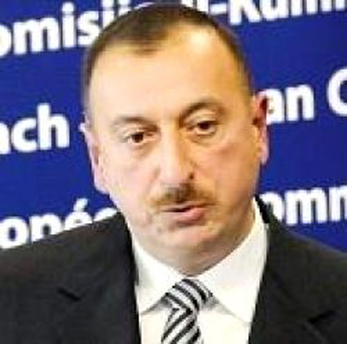 Alivey Ermenistan'la Savaşa Hazırlanıyor