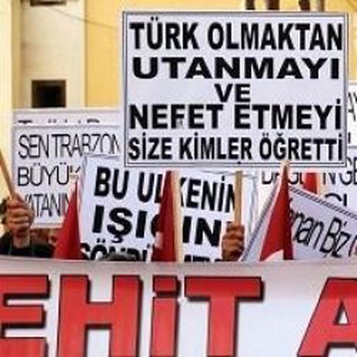 Dalga Dalga İsyan
