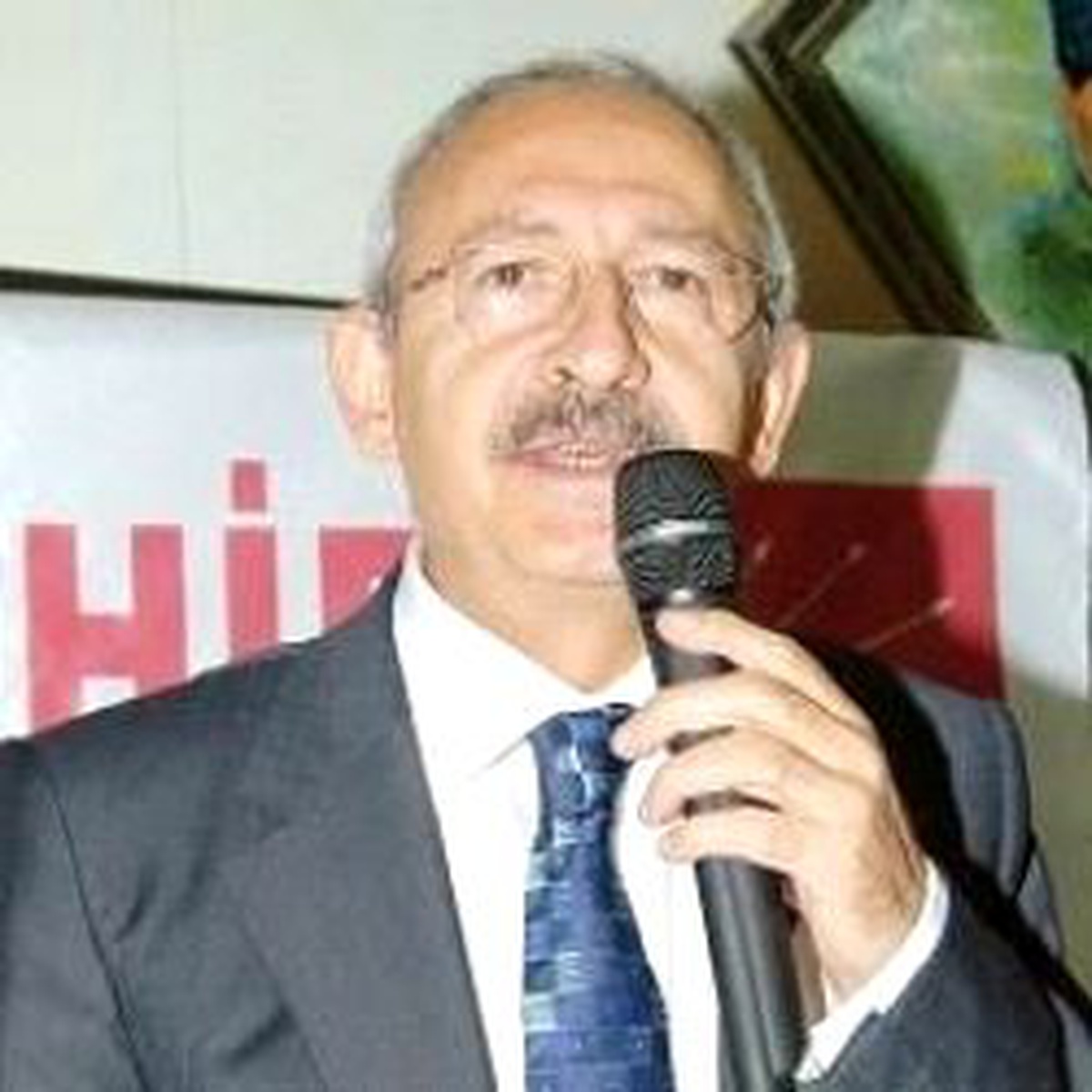 Demokratik Yolla İktidarı Alaşağı Etmek Namus Borcumuz