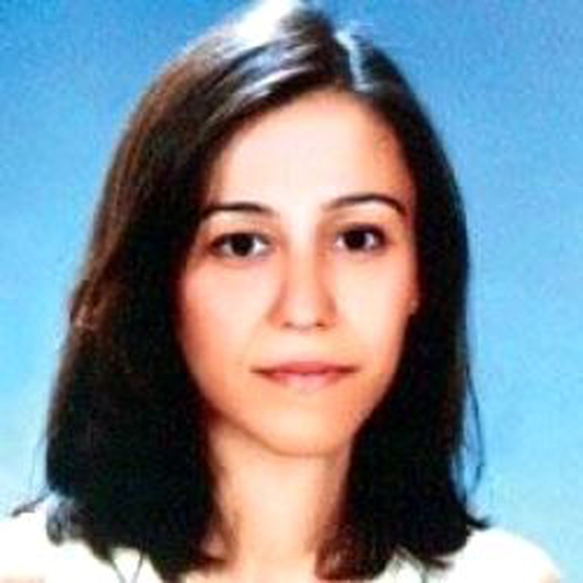 Genç Doktor Ayakta Kalmak İçin Savaşıyor