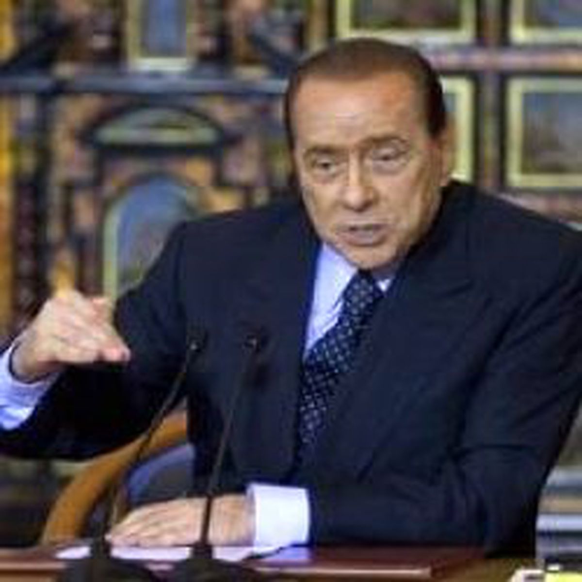 Berlusconi Yargılanıyor