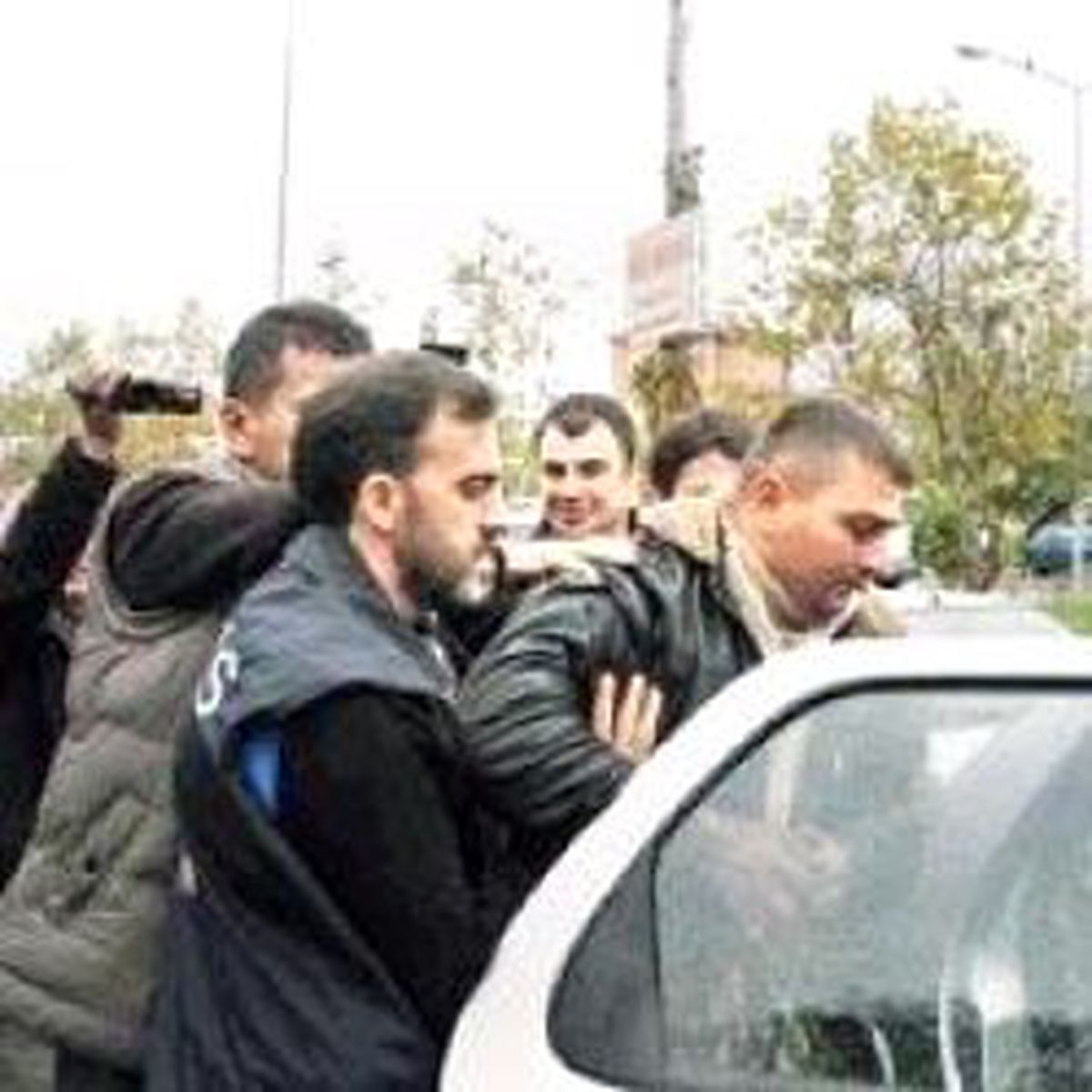 Polis Kılığında Ev Basıp Tecavüz Ettiler