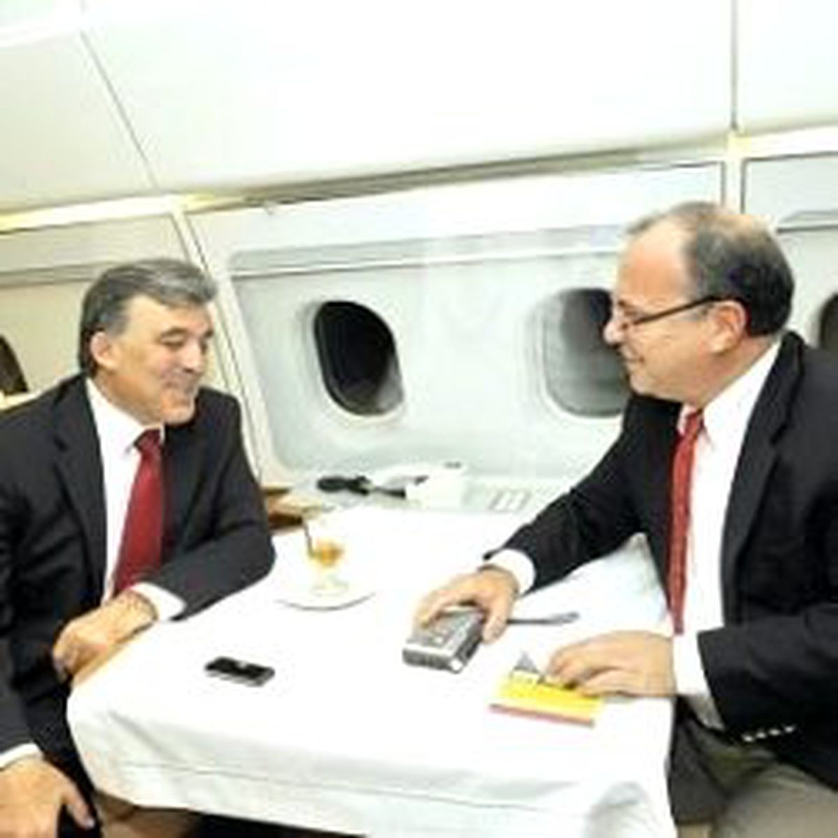 Gül'den Batı'ya Dokundurmalar