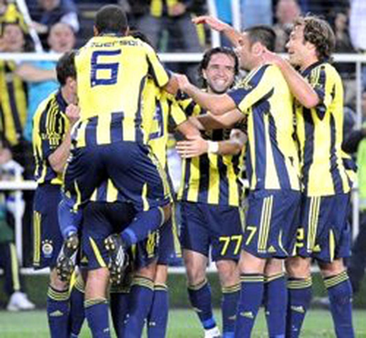 Alex Yine Sahnede
